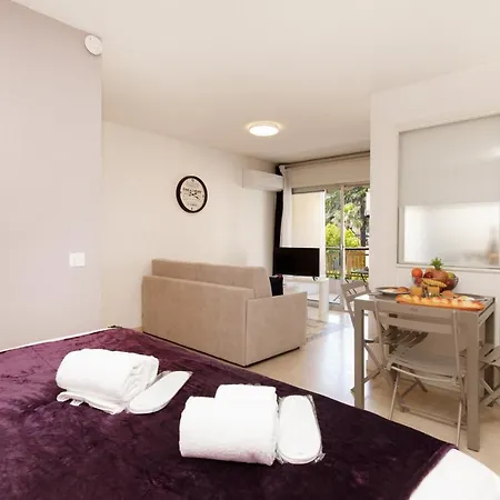 Antares S Yourhosthelper Apartment